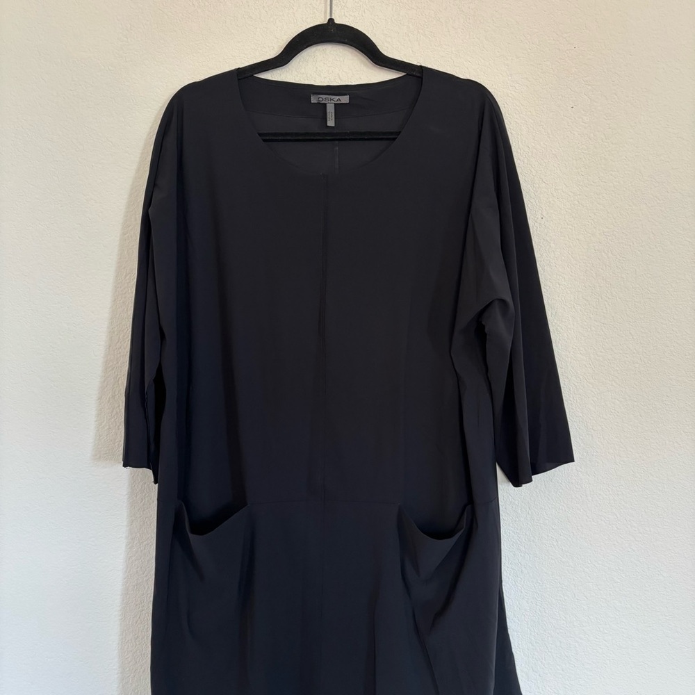 Oska Black Technostretch Minimalist Slit Pocket Midi Shirt Dress
